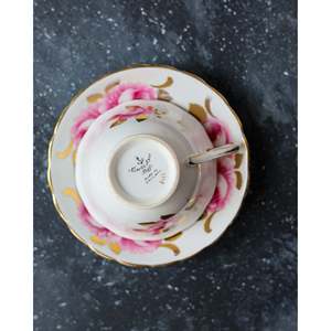 ชุดถ้วยชาเซรามิกเพอร์ซิล 4 ใบ ลายดอกไม้ พร้อมจานรอง สำหรับดื่มชา  วาดลายด้วยมือ รุ่นนิวเชลซี - Product Image 2