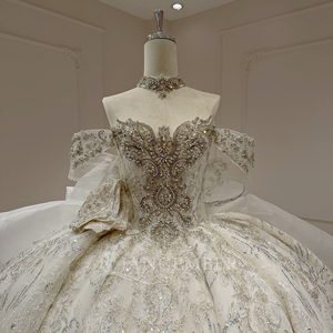 Robe de mariée baroque en dentelle Xx93, ornée de perles scintillantes, avec corset, jupe de bal, nœud et longue traîne Jancember - Product Image 3