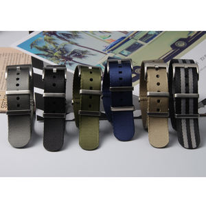 สายนาฬิกาไนลอนแบบผ้า ขนาด 20/22 มม. สายนาฬิกาคุณภาพสูง ไนลอนหรูหรา แฟชั่นใหม่ สายรัดข้อมือแฟชั่น - Product Image 2