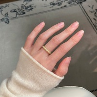 Anillo Apilable de Plata de Ley S925 con Moissanita Pulida de 2mm, Color D, Anillo de Boda de Moissanita, Disponible en Stock, MOQ Bajo