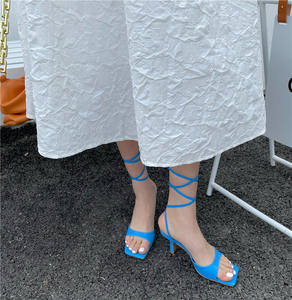 Sandali da donna alla moda estivi <span class=keywords><strong>tacchi</strong></span> alti sottili roma <span class=keywords><strong>tacchi</strong></span> bianchi blu <span class=keywords><strong>tacchi</strong></span> <span class=keywords><strong>lacci</strong></span> sandali a punta aperta scivoli scarpe da festa - Product Image 3