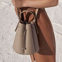 Tas Selempang Wanita Petal New dari Bahan PU, Model Tote Bucket, Fashionable, Mewah Ringan, High-End, Niche Retro