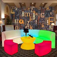 Canapé Arc LED Lumineux en Forme de Croissant, Modulaire en PE, Couleurs Changeantes pour la Maison, le Hall d'Hôtel, Vente en Gros, Utilisation Décorative