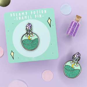 Spille da bavero all'ingrosso con motivo personalizzato: Pozione Magica delle Streghe, Luna nella Bottiglia, Farfalla, in smalto duro o morbido - Product Image 4