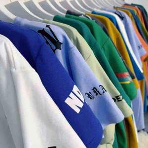 T-shirt pour homme personnalisé en gros, de haute qualité, en coton lourd 100%, style streetwear Y2K, imprimé avec des lettres graphiques - Product Image 3
