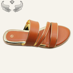 Sandales plates pour femmes, légères et tendance, style plage, pour une utilisation décontractée en plein air, durables et à la mode. Sandales à enfiler pour femmes. - Product Image 5