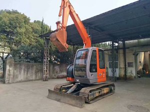 Mini pelleteuse sur chenilles Hitachi ZX75U d'occasion certifiée CE, capacité de 7 tonnes 0, 35 m3 avec pompe à moteur Isuzu et PLC-en stock à vendre - Product Image 4