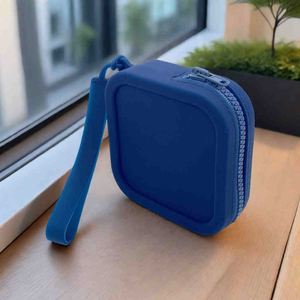Bolso de Mano Impermeable de Silicona con Diseño de Dibujos Animados, Estilo Moderno, Mini Bolsa de Cosméticos, Estuche Pequeño para Lápiz Labial, Llaves, Portátil - Product Image 1