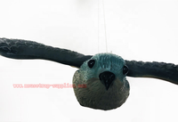 Jardin extérieur Chasse Plastique Volant Corbeau Faucon Oiseau Dissuasion Épouvantail Oiseau Épouvantail