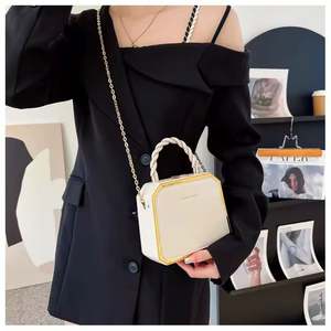 Sac à main élégant pour banquet, style européen, idéal pour une soirée ou une fête - Product Image 6