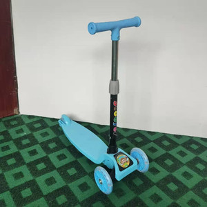 <span class=keywords><strong>Scooter</strong></span> Plegable con <span class=keywords><strong>Ruedas</strong></span> Luminosas para Niños, Precio Económico al por Mayor - Product Image 5