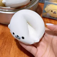 Hachimi Jouet Squishy à aspiration, à remontée lente, souple et malléable, en forme de gâteau, petit phoque, pour le soulagement du stress et la stimulation sensorielle