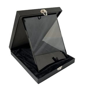 Заводская оптовая продажа черная деревянная табличка на заказ Гравировка черный кристалл сертификат MH-NJ00837 таблички - Product Image 1