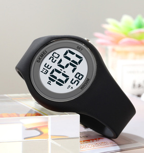 <span class=keywords><strong>SKMEI</strong></span> 2317 filles montre numérique décontracté Montre Femme ensemble de montres pour femmes coffret cadeau 1 pièce avec boîte - Product Image 5
