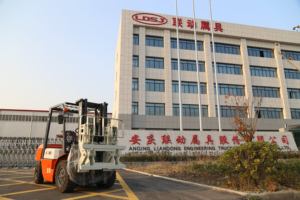 Garfos Articulados de Cilindro Duplo Adequados para Empilhadeiras de 3-7 Toneladas, Vários Acessórios para Empilhadeiras - Product Image 5