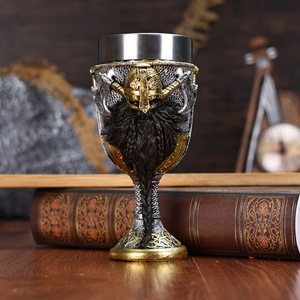 Artesanía de resina, copa de Copa con temática vikinga, casco vikingo de pirata nórdico Medieval Retro, barra de acero inoxidable de resina 3D, copa de vino tinto - Product Image 6