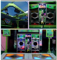Machine de simulation de danse musicale à deux joueurs en vente chaude, machine de danse et de musique d'arcade / machine de jeu de danse musicale vidéo