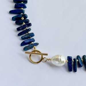 Joyería de mujer, gargantilla de piedras preciosas con barra de lapislázuli azul, collar llamativo con abalorio de Perla Barroca - Product Image 4