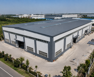 Edificio Industrial Prefabricado con Estructura <span class=keywords><strong>de</strong></span> Acero en Sección H, Diseño Arquitectónico Pintado con Epoxi - Product Image 1