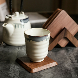 Posavasos cuadrado de nogal negro, tapete de madera de haya con aislamiento térmico para tazas, uso en hoteles y para té - Product Image 4