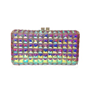 Bolso de noche con pedrería para mujer, bolso de mano cuadrado de cristal, brillante, para invitadas de boda, con cadena de metal - Product Image 4