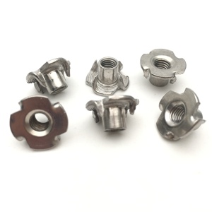 Tuerca <span class=keywords><strong>de</strong></span> Cuatro Puntas <span class=keywords><strong>de</strong></span> Acero Inoxidable 304 M4 M5 M6 M8 DIN1624 para Muebles <span class=keywords><strong>de</strong></span> Madera y Chapa Metálica - Product Image 2