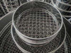 Tamis de cuisine en acier inoxydable de qualité supérieure All Clad pour tamiser la farine, la poudre, le cacao, la pâte à pâtisserie - Product Image 4