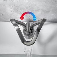 Robinets de lavabo Cascade Robinet de salle de bain Mitigeur de lavabo Mitigeur Bain Noir Robinet Laiton Évier Grue à eau Argent