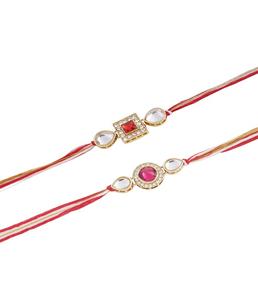 Rakhi de Diseño con Piedras Rojas de Alta Calidad y Hilos Sagrados Multicolores para Hermano, Regalo Tradicional Hecho a Mano para Raksha Bandhan - Product Image 1