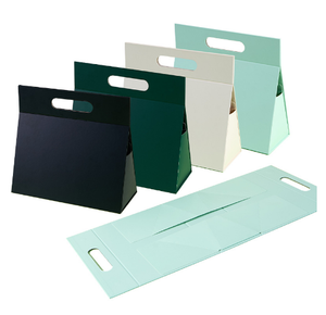 Boîte triangulaire magnétique pliable en vente chaude - Stock disponible, logo personnalisé en petit lot pour des solutions d'emballage cadeau haut de gamme - Product Image 1