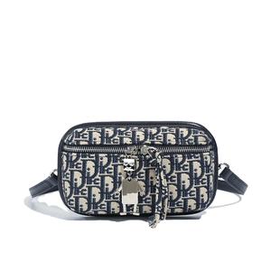Sac messager carré en PU, style femme tendance. Avec des motifs géométriques. Convient à un usage quotidien. - Product Image 1