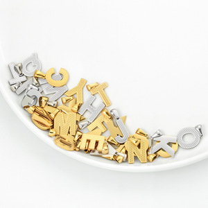 Amuleto con Letra Texturizada |   Colgante de Acero Inoxidable Chapado en Oro PVD de 18K con Inicial Punteada para Fabricación de Joyas: Impermeable e Hipoalergénico - Product Image 6