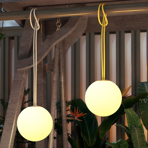 Candelabro impermeable para exteriores, luz de decoración de Navidad para exteriores, lámpara de bola de jardín con carga LED para iluminación de fiesta de Camping - Product Image 1