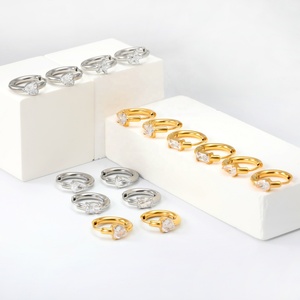 Pendientes Clásicos Simples de Zirconia Cúbica Apilables en Forma de Gota de Agua y Corazón Cuadrado, Pendientes de Aro de Acero Inoxidable con Baño de Oro de 18K al por Mayor - Product Image 1