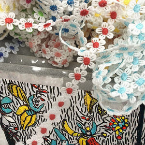 Venta al por mayor de accesorios de costura DIY, cortinas florales bordadas de girasol, encaje de seda de leche Soluble en agua de amplio rango - Product Image 3