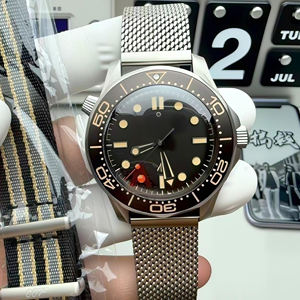 Montre de plongée de luxe VSF 8806 en titane pour <span class=keywords><strong>James</strong></span> <span class=keywords><strong>Bond</strong></span> 007, version la plus élevée, analogique, pour homme, avec cadran de 42 mm en acier inoxydable - Product Image 1