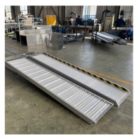 Rampes de chargement pliantes en aluminium Caixin avec une capacité de charge de 350 kg à 400 kg et une taille personnalisée pour les quads, les tondeuses à gazon, les motos et les pick-up