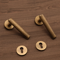 Serrure de porte mécanique silencieuse française en bronze antique à motif de marteau, poignée de porte double magnétique de style antique pour chambre à coucher