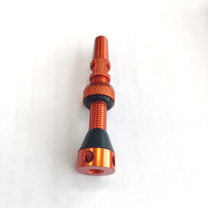 วาล์วแบบไร้ท่อ70มม. อุปกรณ์อลูมิเนียมอัลลอยสีส้มสำหรับจักรยาน - Product Image 3