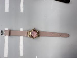 นาฬิกาแฟชั่นผู้หญิง สายยาง ตัวเรือนทรงกลม กันน้ำ โทนสีชมพูทอง - Product Image 3