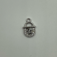 Breloques métalliques personnalisées en strass anti-corrosion avec lettres GD, étiquettes en gros pour vêtements, sous-vêtements, sacs, casquettes