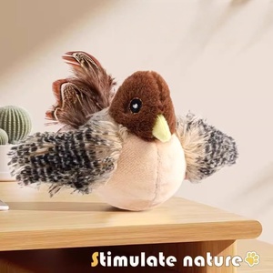 ของเล่นนกกระจอกขนนุ่มน่ารักแบบชาร์จไฟได้ กระพือปีกได้ เสียงนกร้องเหมือนจริง กระตุ้นด้วยการสัมผัส ช่วยให้แมวออกกำลังกาย - Product Image 2