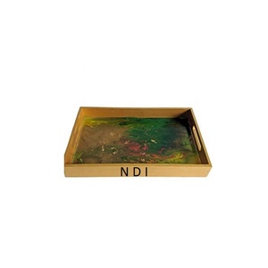Plateau en bois à l'intérieur du plateau de serveur de nourriture de concepteur de finition d'émail pour la restauration à domicile - Product Image 1