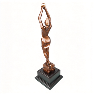 Trophée personnalisé en métal, trophée pour femme en or rose, figurine mince, base noire à facettes, trophée souvenir Reine de la Beauté - Product Image 4