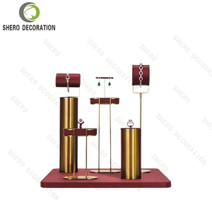 Exhibidores de Joyería de Microfibra Roja Personalizados con Soporte Metálico para Vitrinas de Joyería - Product Image 2
