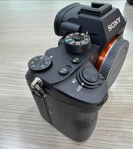 Appareil photo numérique avancé ILCE-7RM3A, appareil photo à mise au point automatique mixte, A7R <span class=keywords><strong>III</strong></span>, un appareil photo numérique - Product Image 6
