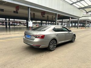 <span class=keywords><strong>Skoda</strong></span> Superb 2.0T Benzina Automatica LHD Usata del <span class=keywords><strong>2022</strong></span> per Esportazione - Product Image 3