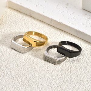 Ins popolare anello per incisione <span class=keywords><strong>con</strong></span> <span class=keywords><strong>nome</strong></span> personalizzato in acciaio inossidabile anelli rettangolari lisci vuoti da uomo anelli <span class=keywords><strong>con</strong></span> sigillo geometrici minimalisti - Product Image 4