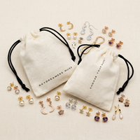 Pochette cadeau en tissu doux brossé blanc avec cordon de serrage, double impression de logo personnalisé, pour bijoux, boucles d'oreilles, bagues, sac anti-poussière