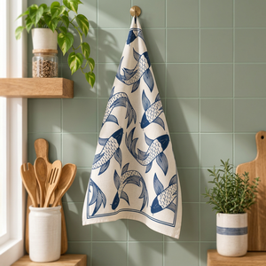 Paño de Cocina de Algodón Premium |   Paño de Cocina con Estampado de Pez Koi Azul y Borde Decorativo |   Textiles Decorativos para Cocina y Hogar - Product Image 4